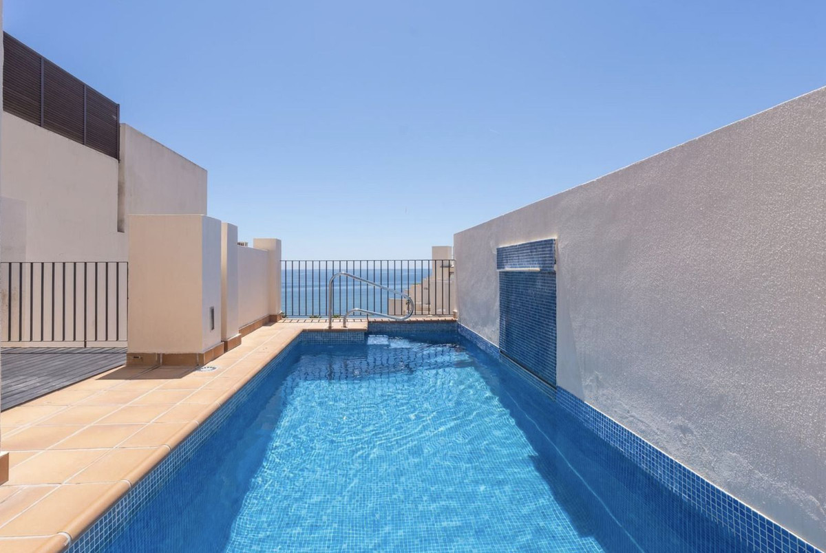 Apartamentos de 2 dormitorios en venta en Nueva Milla de Oro – R4750420