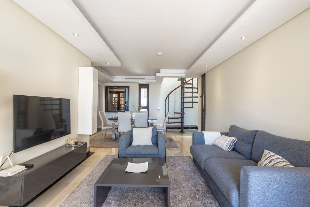 Apartamentos de 2 dormitorios en venta en Nueva Milla de Oro – R4750420