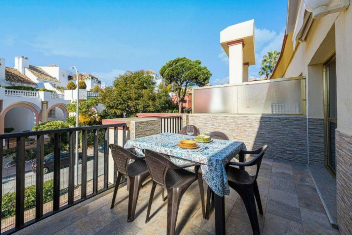 Apartamentos de 1 dormitorio en venta en Elviria – R4583227
