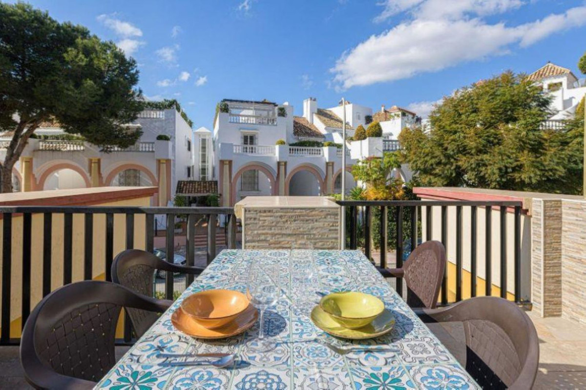 Apartamentos de 1 dormitorio en venta en Elviria – R4583227