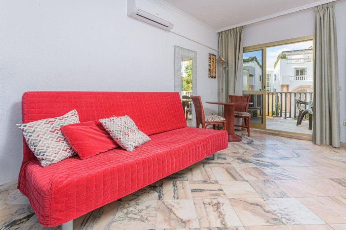 Apartamentos de 1 dormitorio en venta en Elviria – R4583227