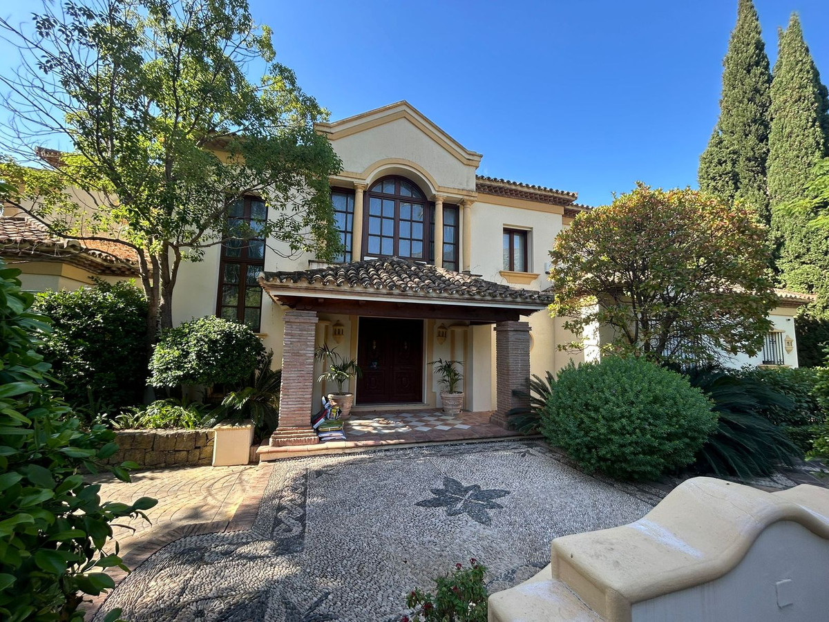 7 bedroom Villas for sale in Sierra Blanca – R5204737 7 bedroom Villas for sale in Sierra Blanca – R5204737