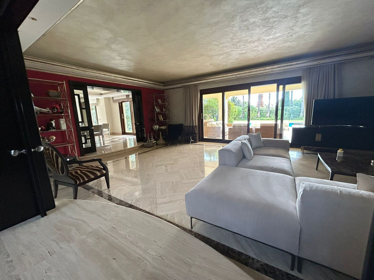 7 bedroom Villas for sale in Sierra Blanca – R5204737 7 bedroom Villas for sale in Sierra Blanca – R5204737