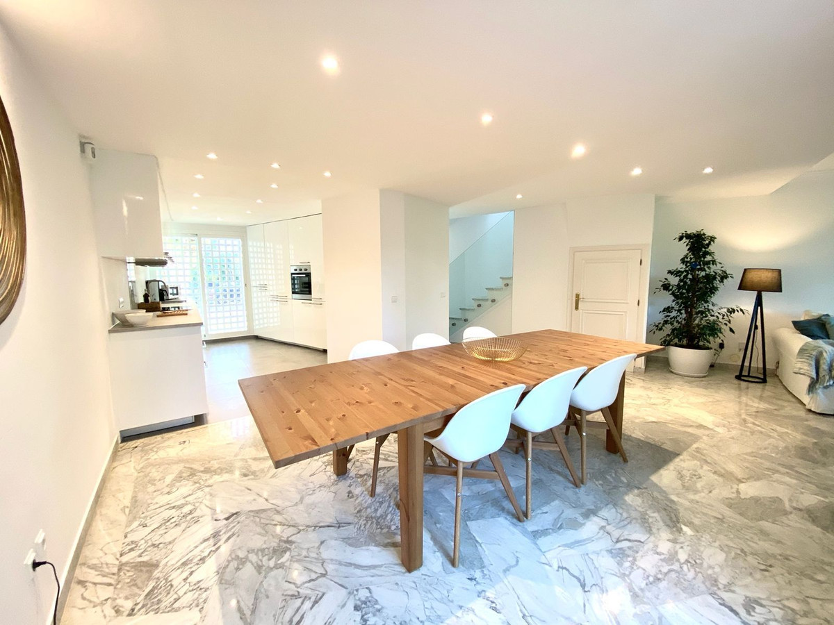 3 bedroom Townhouses for sale in Atalaya – R5187352