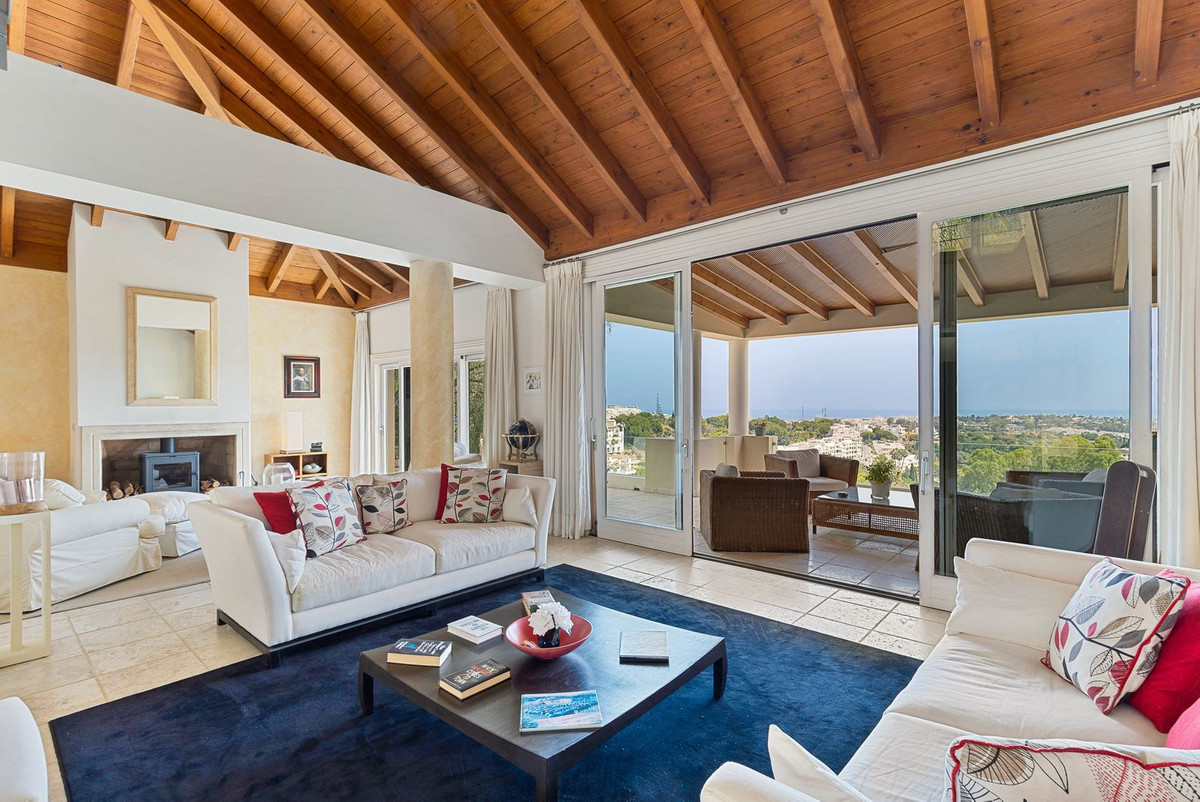 5 bedroom Villas for sale in La Quinta – R5164138