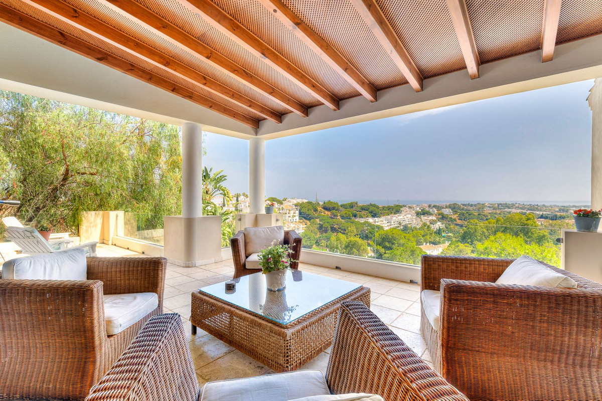 5 bedroom Villas for sale in La Quinta – R5164138