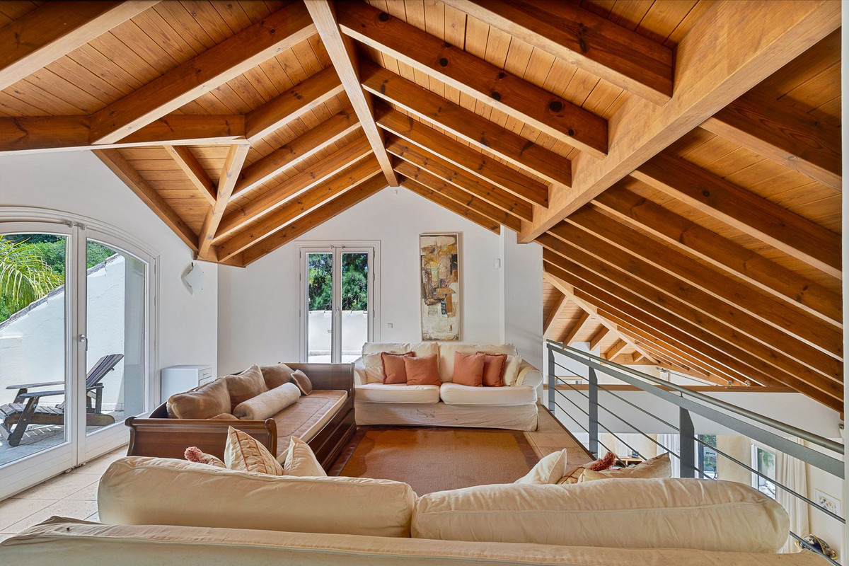 5 bedroom Villas for sale in La Quinta – R5164138