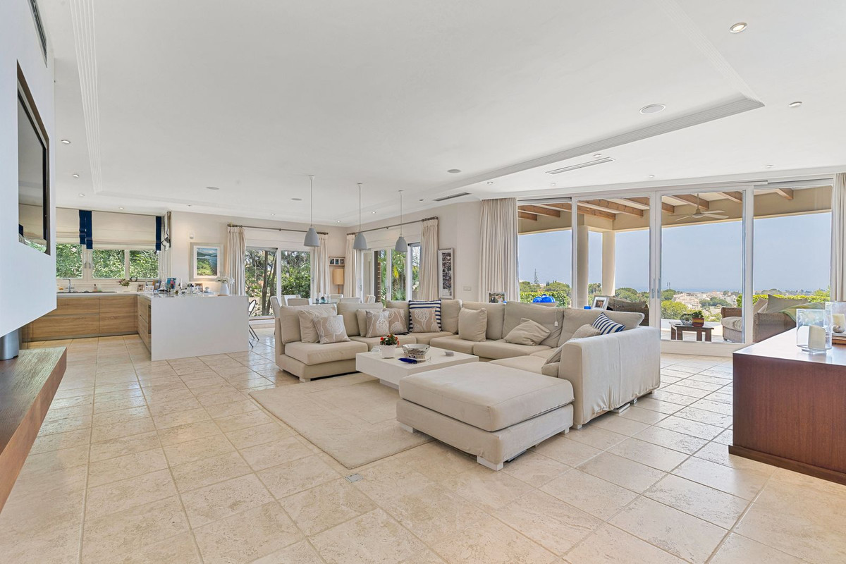 5 bedroom Villas for sale in La Quinta – R5164138