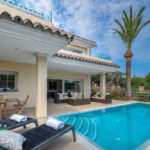 6 bedroom Villas for sale in Marbesa – R5180173