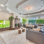 6 bedroom Villas for sale in Marbesa – R5180173