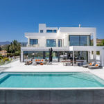 6 bedroom Villas for sale in Nueva Milla de Oro – R4932220