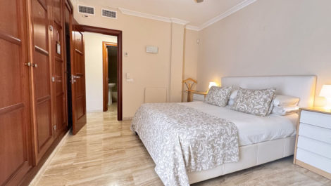 4 bedroom Townhouses for sale in Calahonda – R5141824