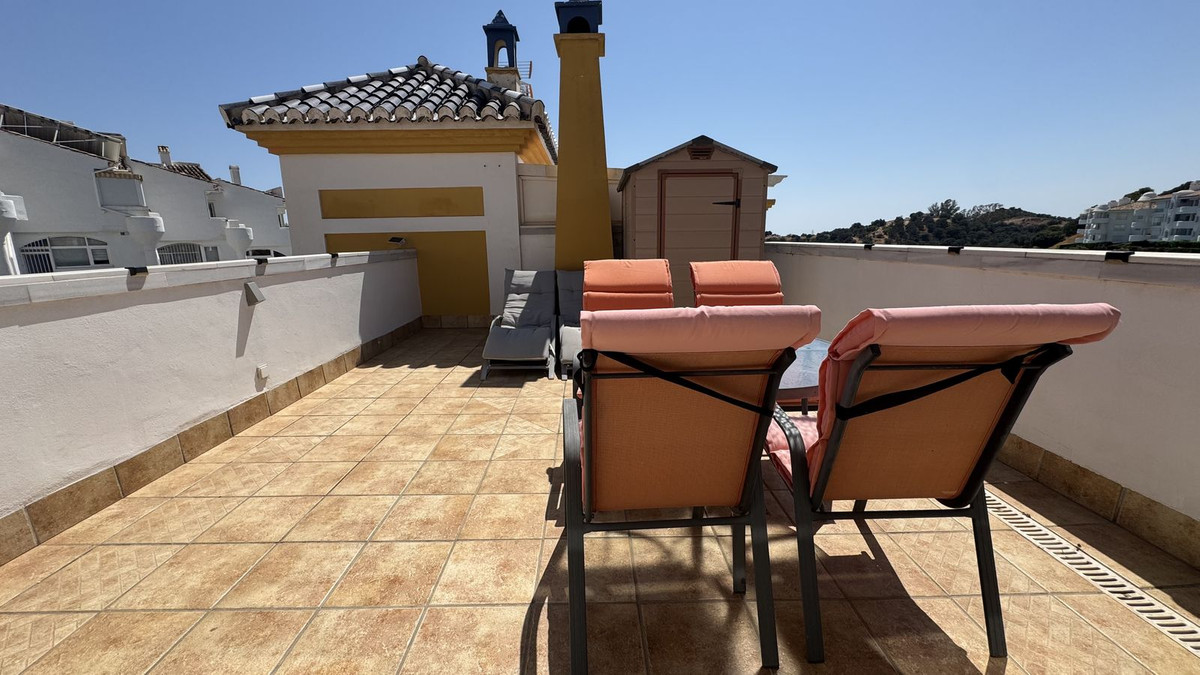 4 bedroom Townhouses for sale in Calahonda – R5141824