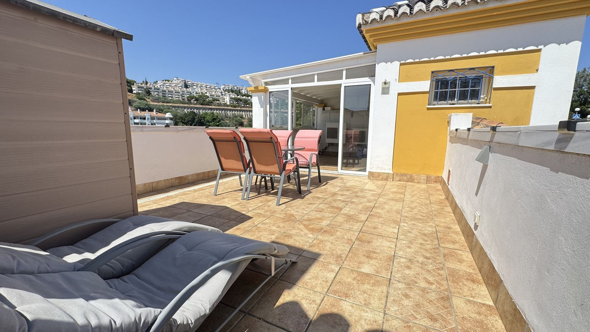 4 bedroom Townhouses for sale in Calahonda – R5141824