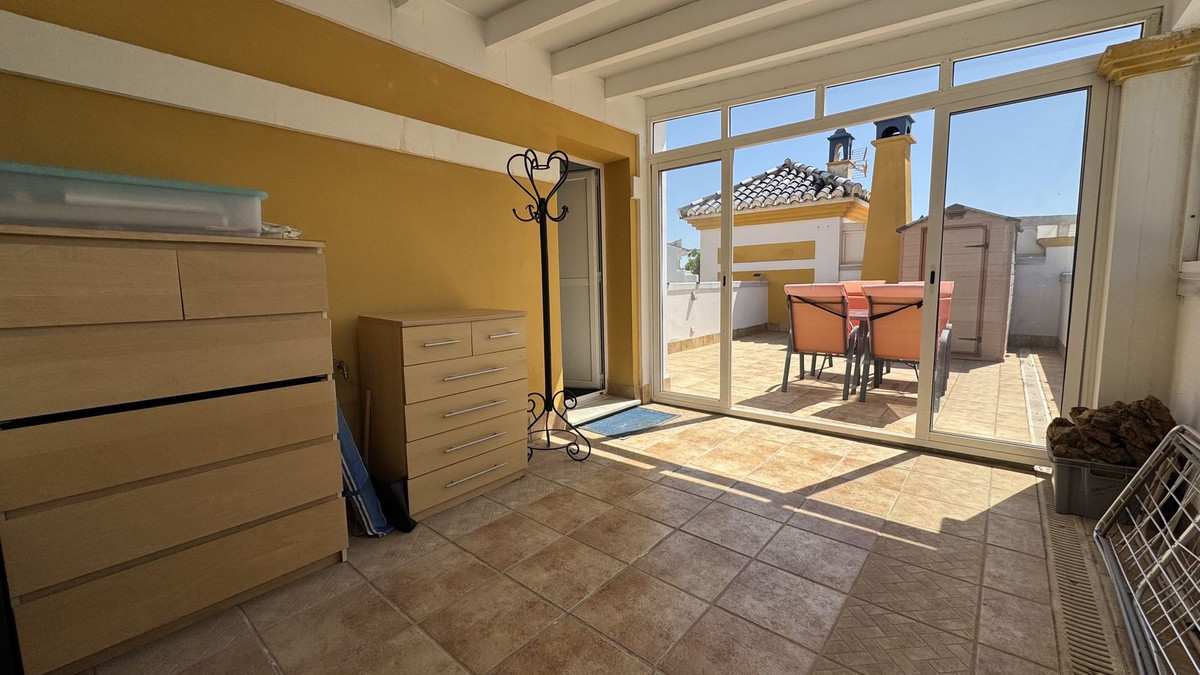 4 bedroom Townhouses for sale in Calahonda – R5141824