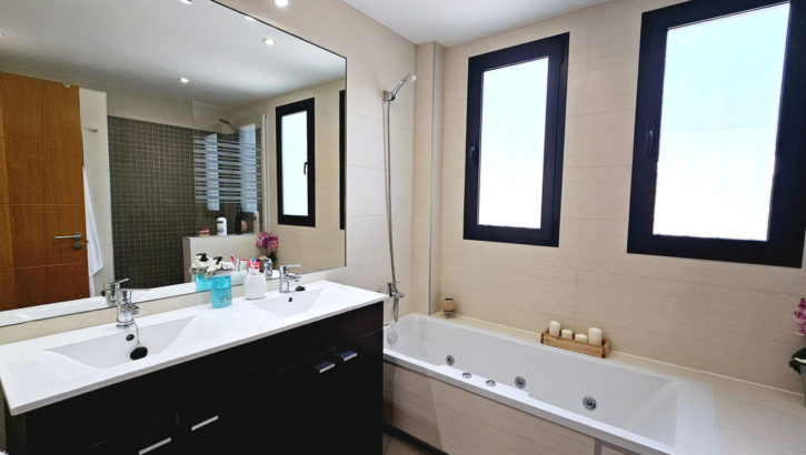 3 bedroom Apartments for sale in Selwo – R5049166 in 