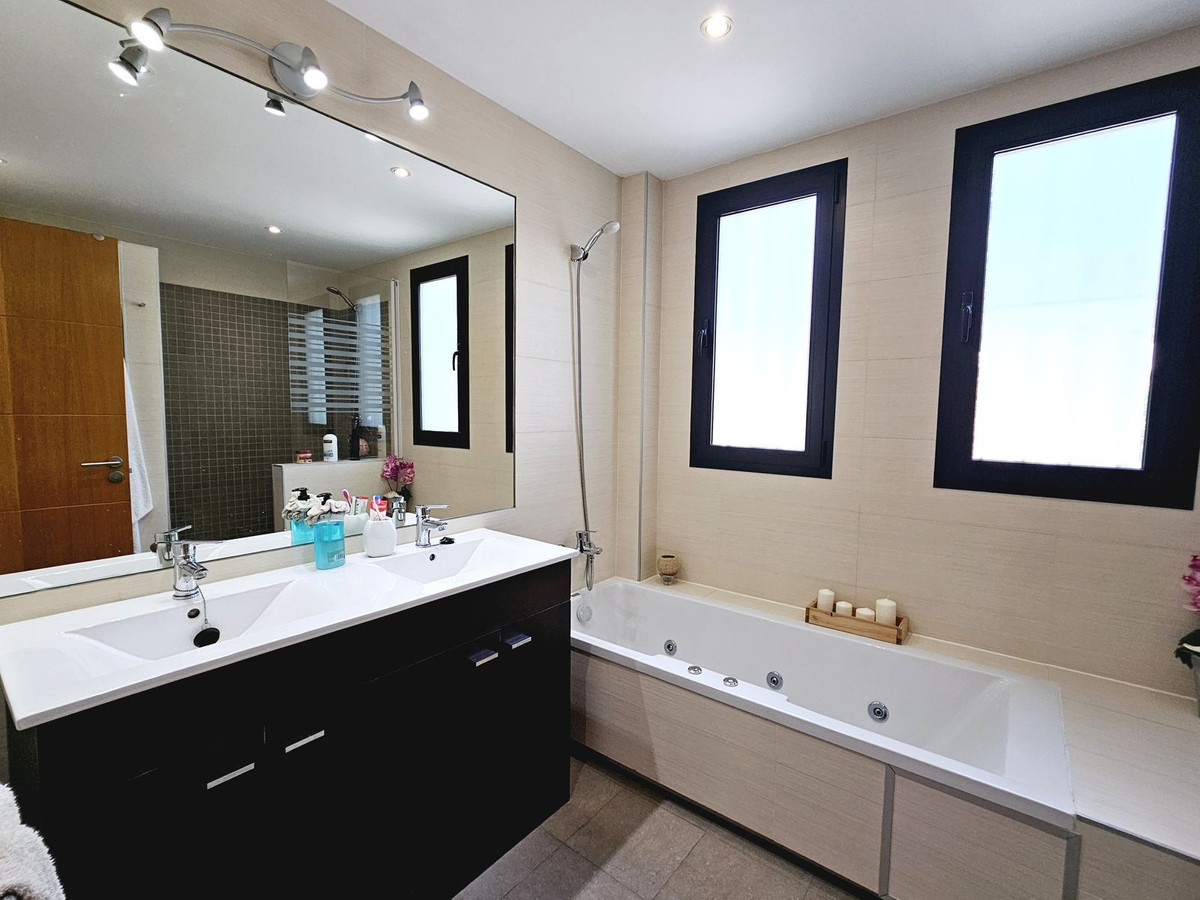 3 bedroom Apartments for sale in Selwo – R5049166 3 bedroom Apartments for sale in Selwo – R5049166