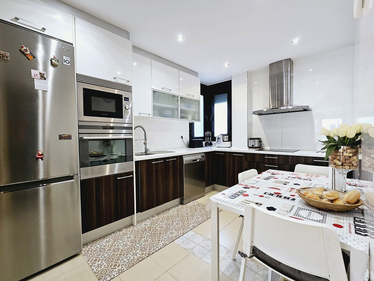 3 bedroom Apartments for sale in Selwo – R5049166 3 bedroom Apartments for sale in Selwo – R5049166