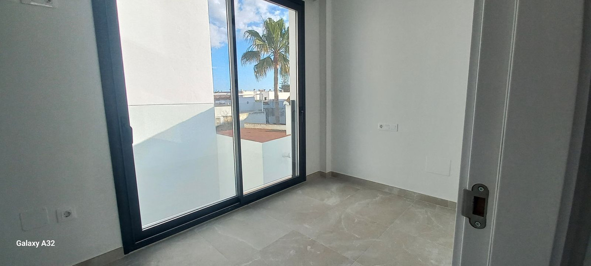2 bedroom Apartments for sale in La Cala de Mijas – R5136760