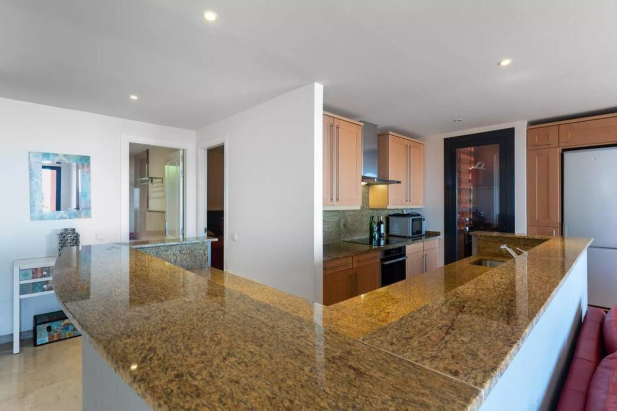 2 bedroom Apartments for sale in Calahonda – R5191459