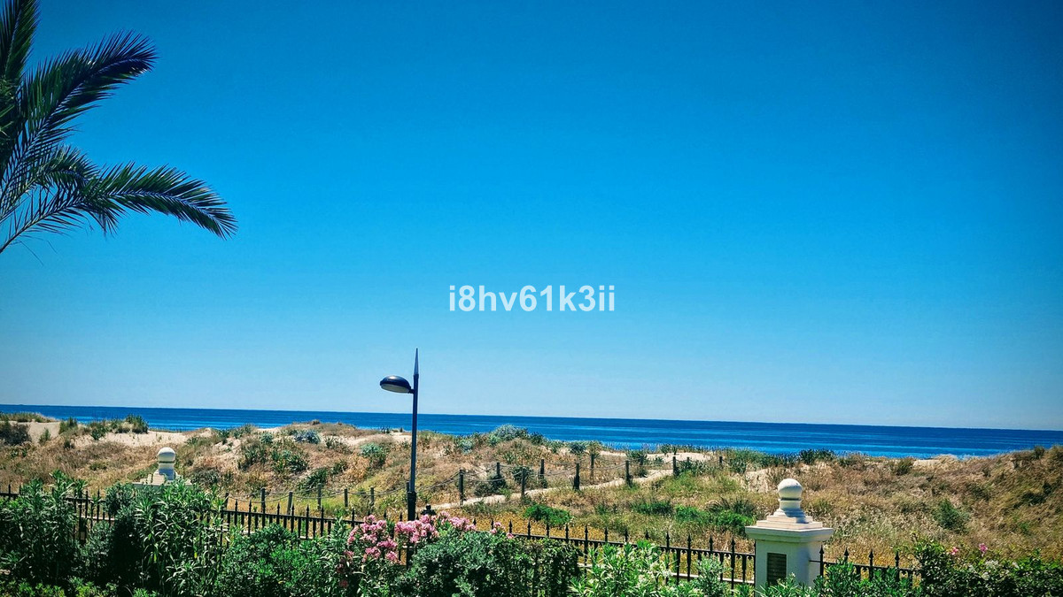 Apartamentos de 3 dormitorios en venta en Los Monteros – R5044456