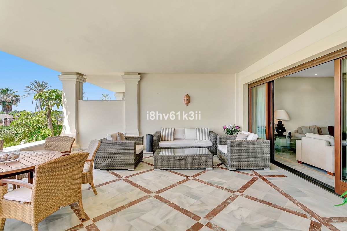 Apartamentos de 3 dormitorios en venta en Los Monteros – R5044456