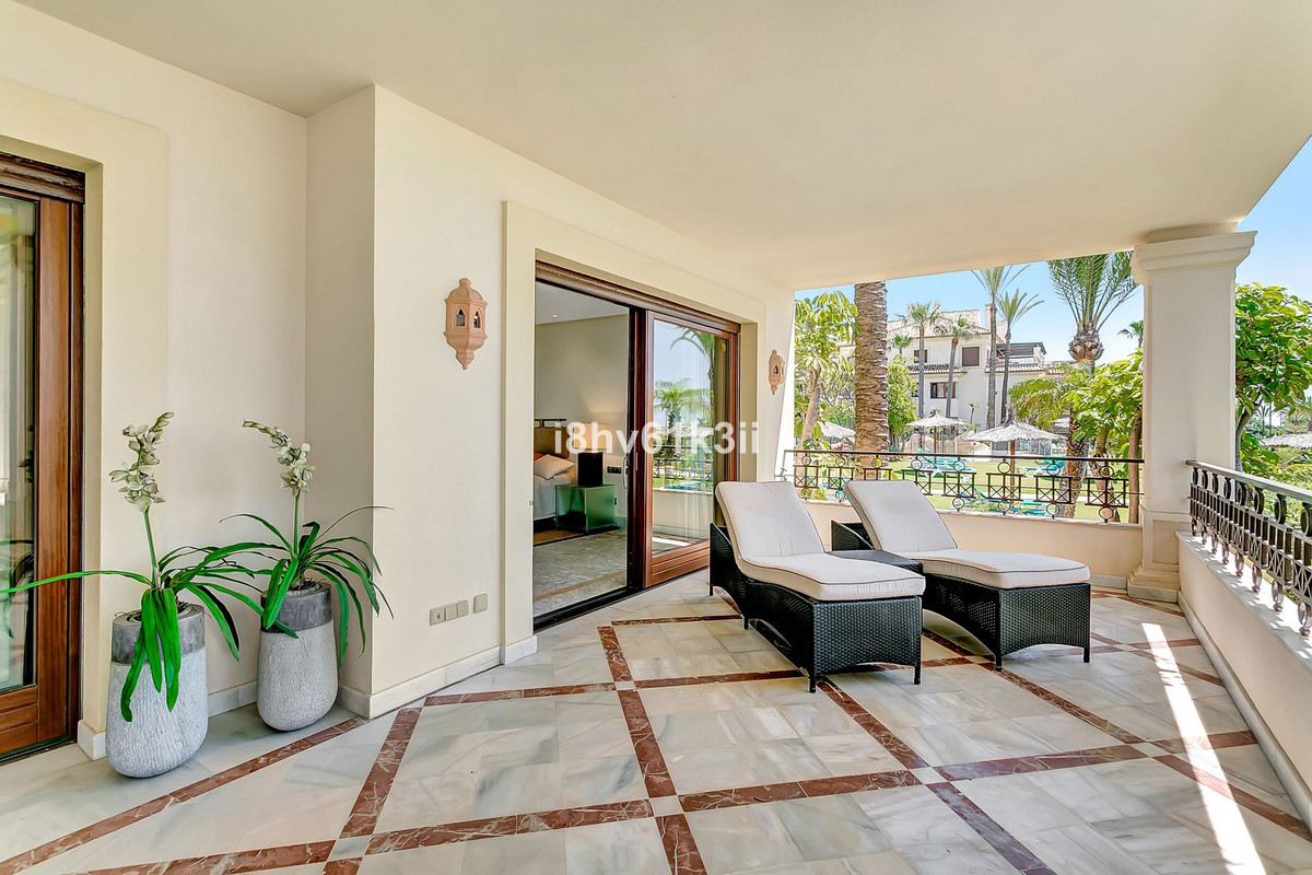 Apartamentos de 3 dormitorios en venta en Los Monteros – R5044456