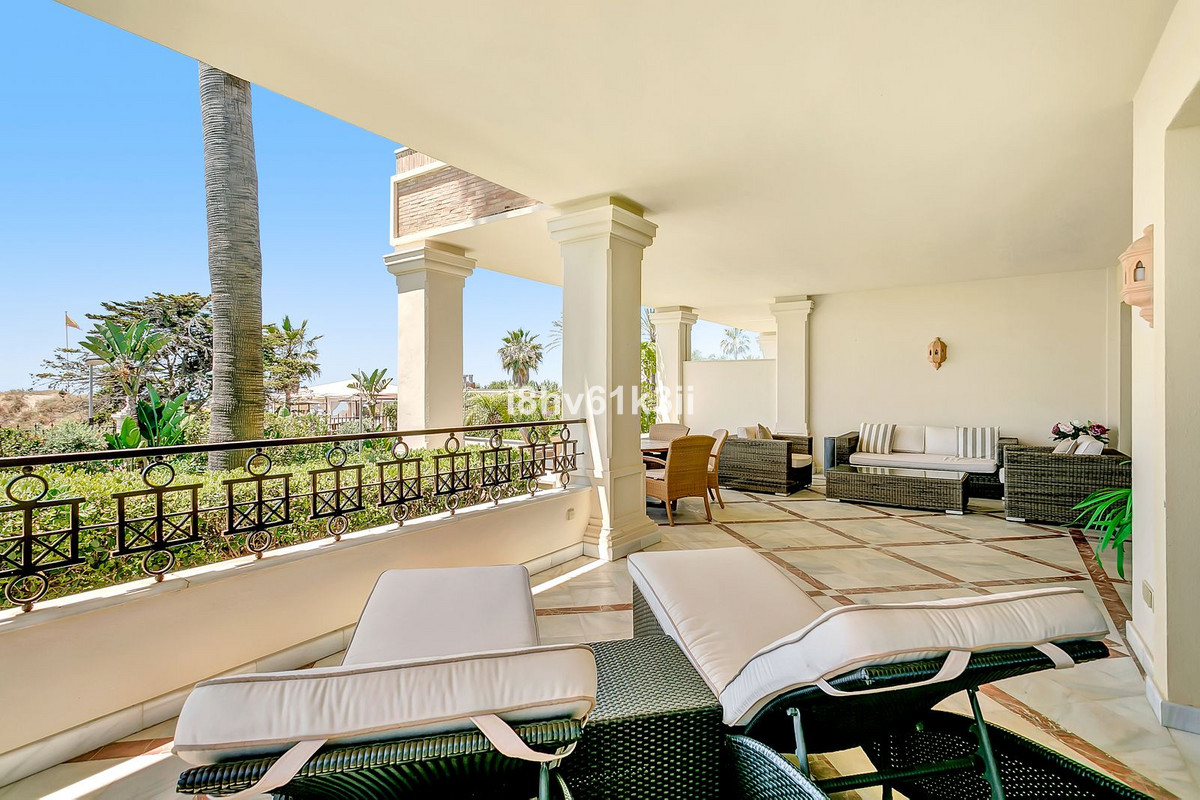 Apartamentos de 3 dormitorios en venta en Los Monteros – R5044456