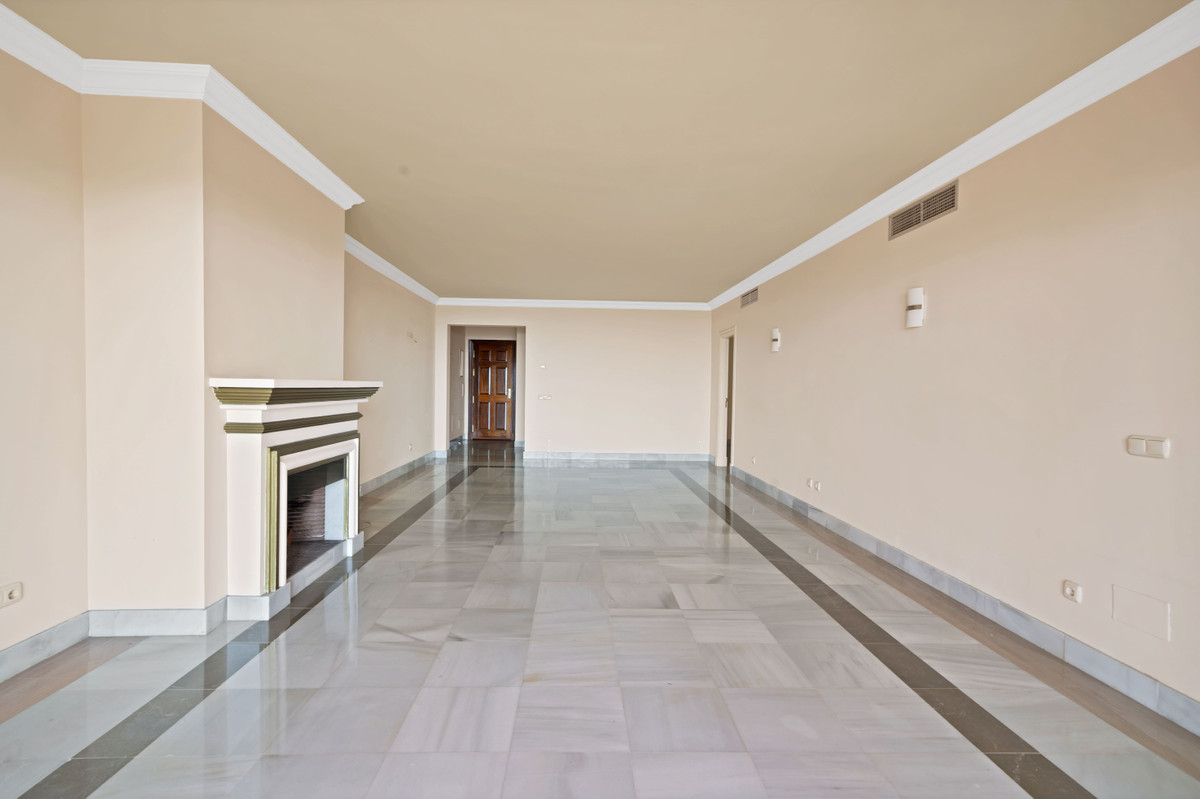 2 bedroom Apartments for sale in La Quinta – R5225896