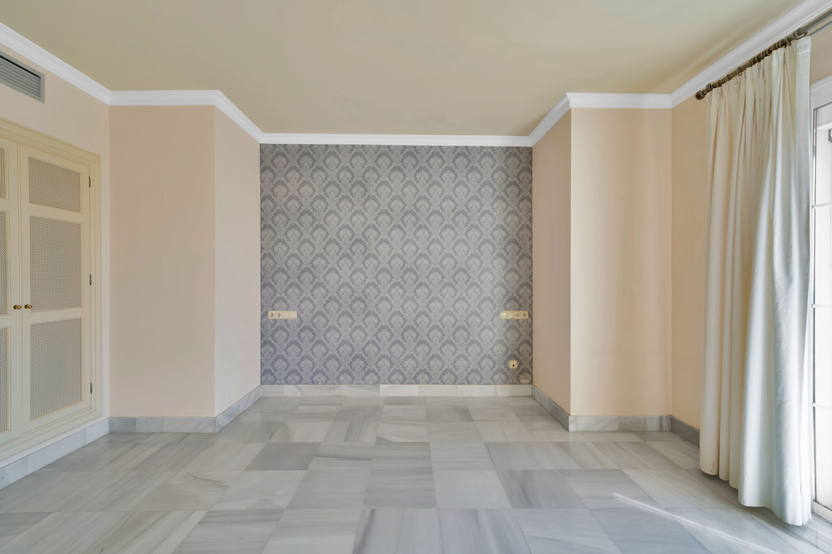 2 bedroom Apartments for sale in La Quinta – R5225896