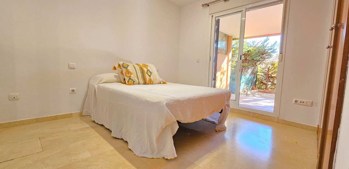 2 bedroom Apartments for sale in Elviria – R5216515