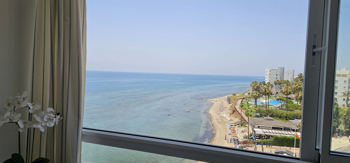 Apartamentos de 2 dormitorios en venta en Calahonda – R5099521