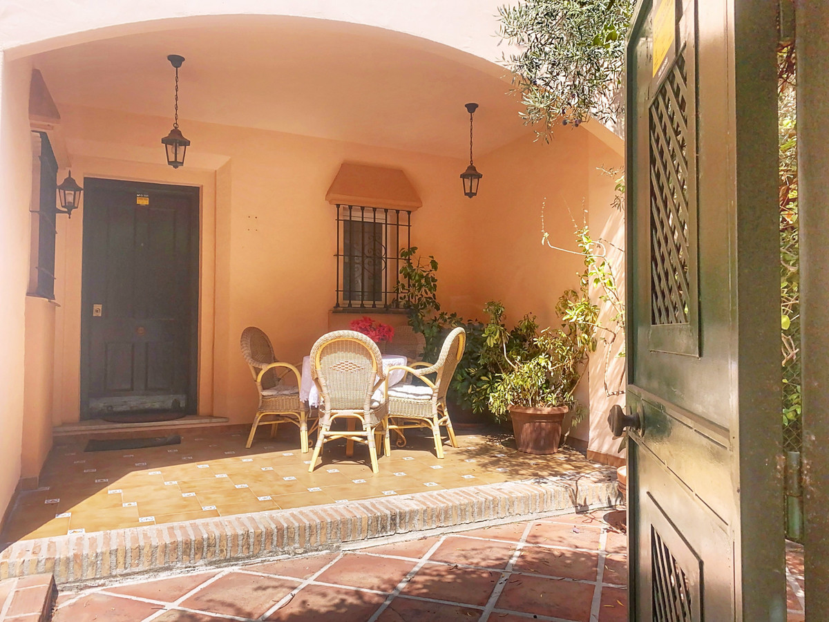 4 bedroom Semi-detached for sale in Guadalmina Alta – R5179825