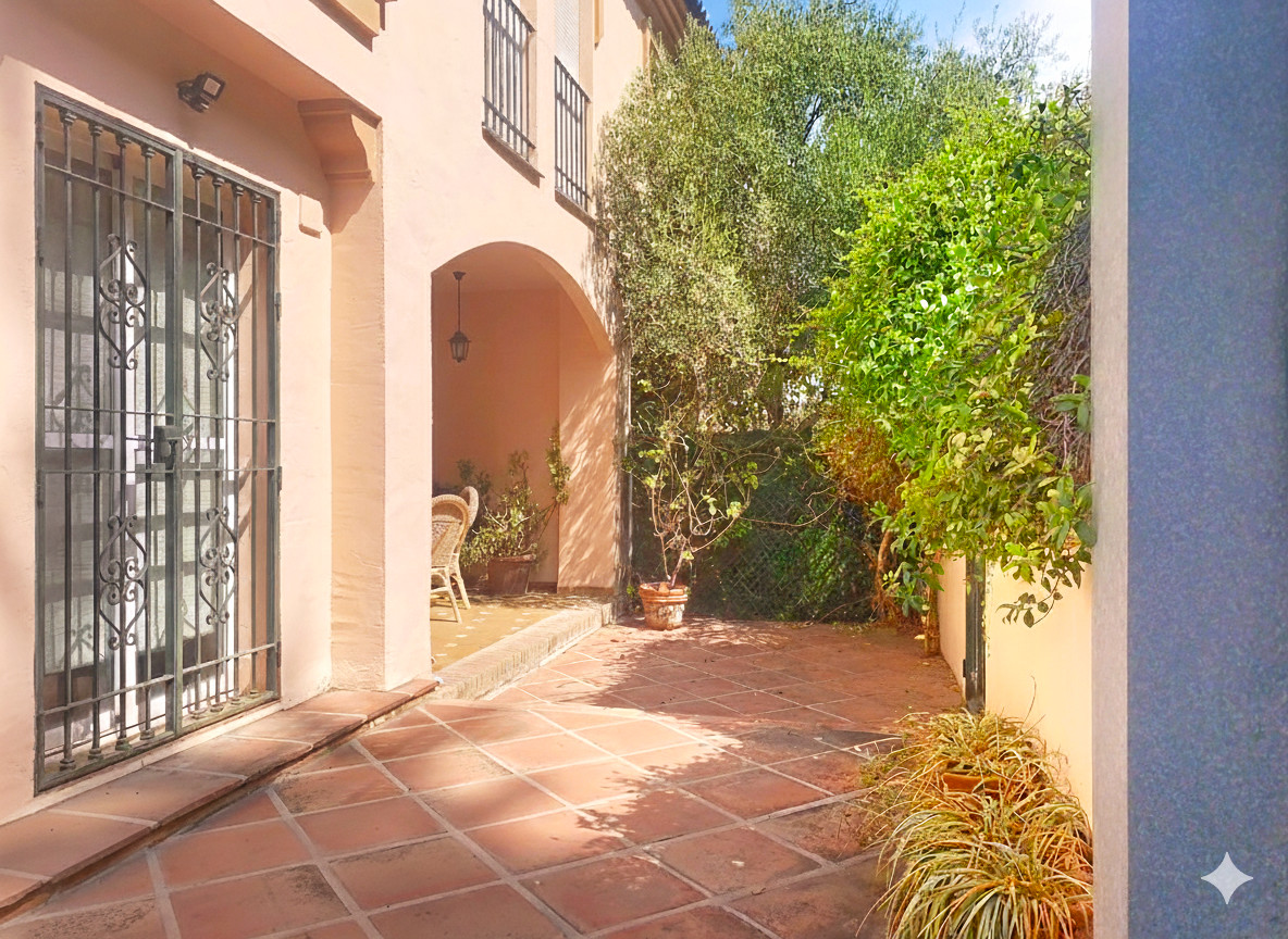 4 bedroom Semi-detached for sale in Guadalmina Alta – R5179825