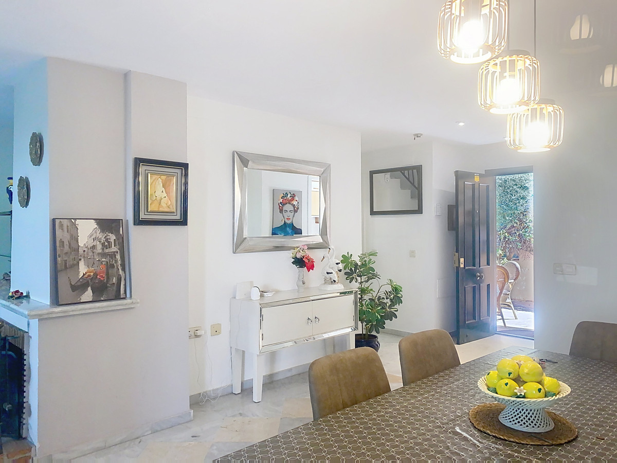 4 bedroom Semi-detached for sale in Guadalmina Alta – R5179825