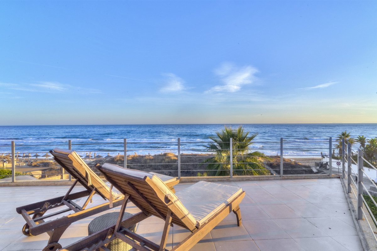 5 bedroom Villas for sale in Marbella – R5200426 5 bedroom Villas for sale in Marbella – R5200426