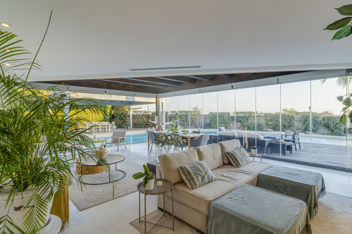 5 bedroom Villas for sale in Marbella – R5200426 5 bedroom Villas for sale in Marbella – R5200426