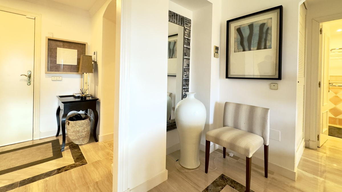 2 bedroom Apartments for sale in Elviria – R5226676