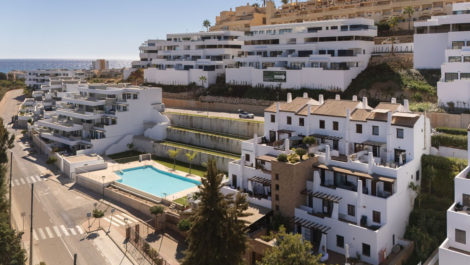 3 bedroom Apartments for sale in La Cala de Mijas – R5218297