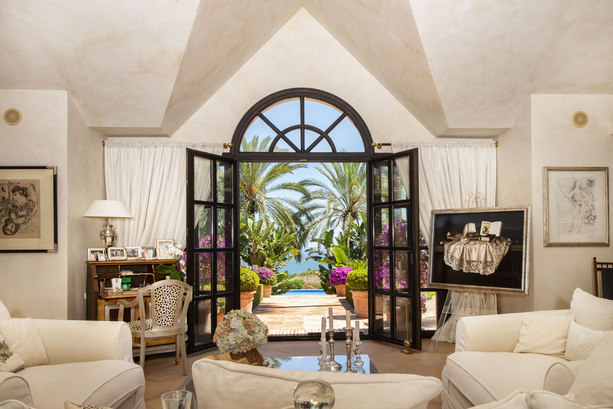 3 bedroom Villas for sale in Sierra Blanca – R5188336