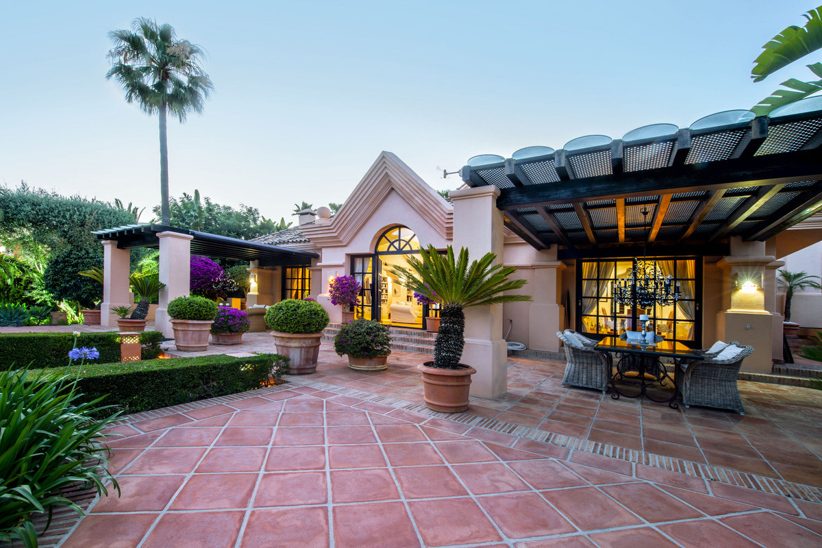 3 bedroom Villas for sale in Sierra Blanca – R5188336