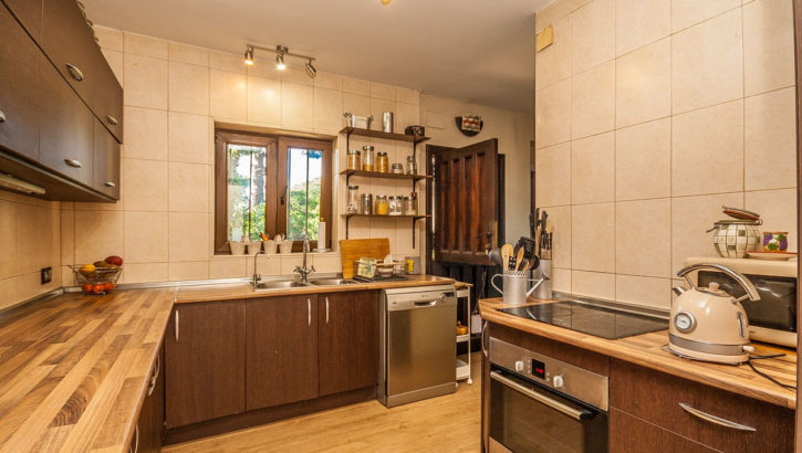 5 bedroom Villas for sale in Elviria – R5232154 5 bedroom Villas for sale in Elviria – R5232154 in