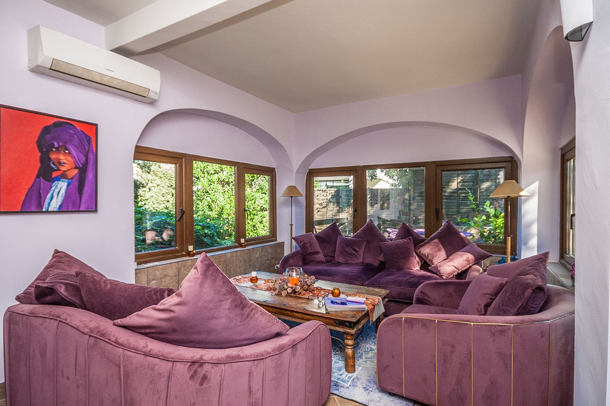 5 bedroom Villas for sale in Elviria – R5232154