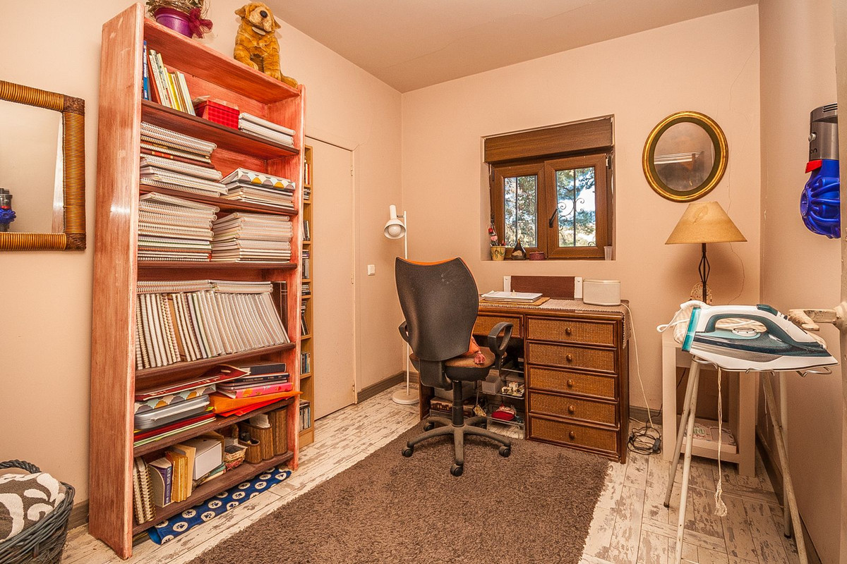 5 bedroom Villas for sale in Elviria – R5232154