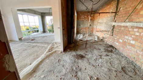 5 bedroom Villas for sale in Las Chapas – R4949926