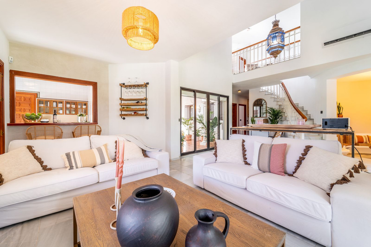 Villas de 4 dormitorios en venta en Nueva Milla de Oro – R5115433