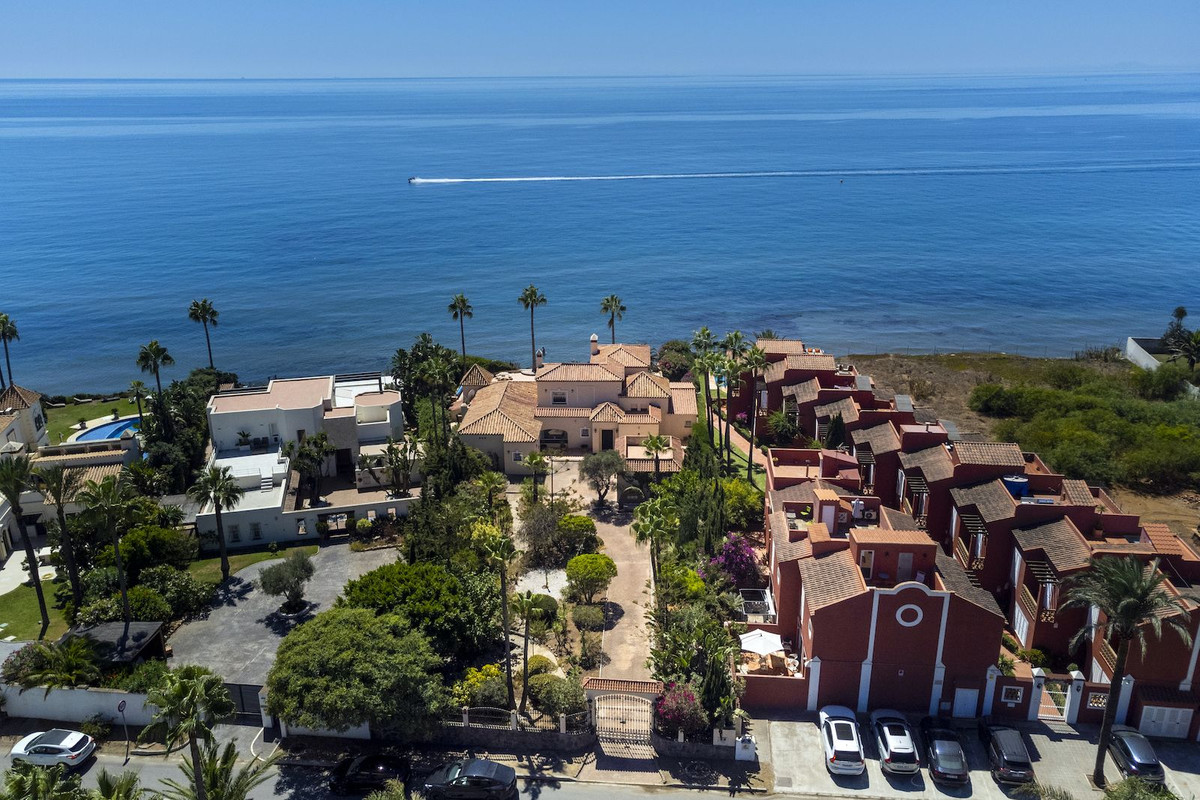 5 bedroom Villas for sale in Marbesa – R5156299 5 bedroom Villas for sale in Marbesa – R5156299