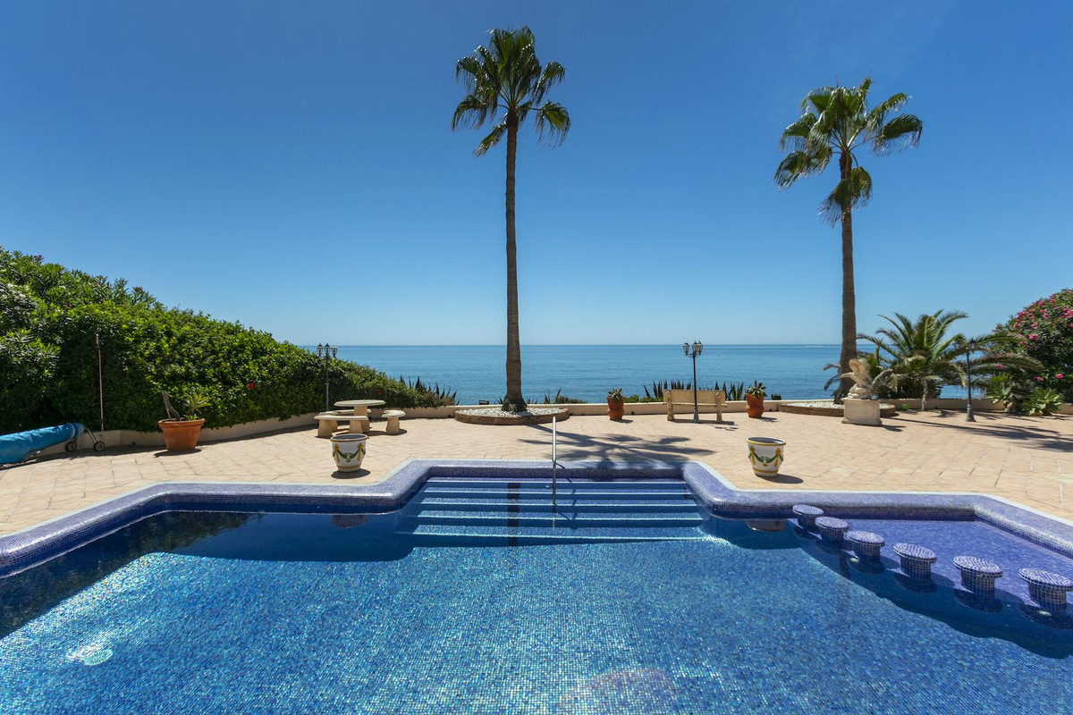 5 bedroom Villas for sale in Marbesa – R5156299 5 bedroom Villas for sale in Marbesa – R5156299