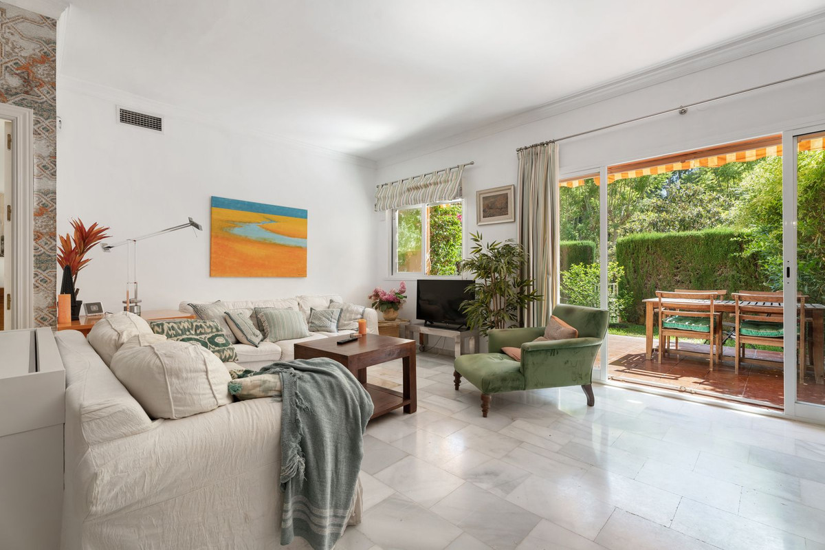 2 bedroom Apartments for sale in Carib Playa – R5199439