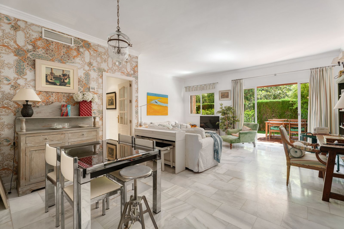 2 bedroom Apartments for sale in Carib Playa – R5199439